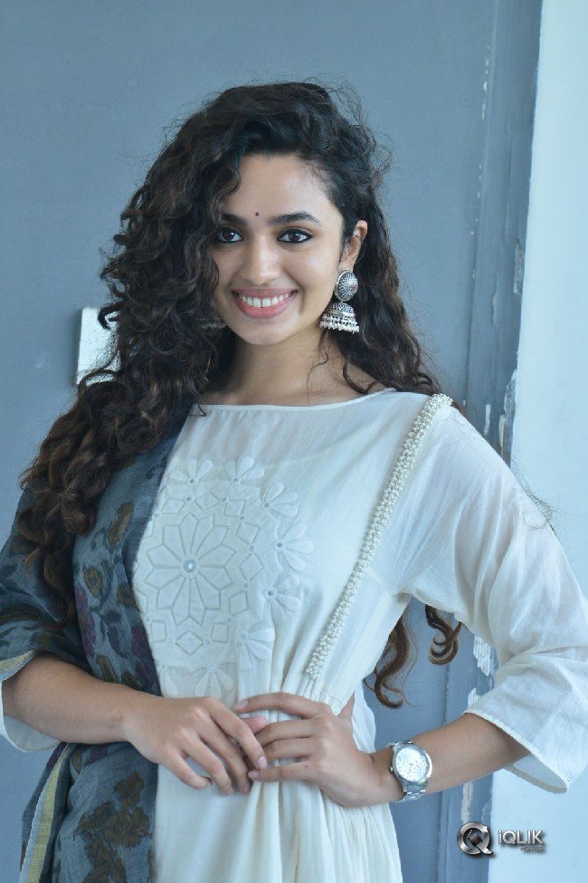 Malavika-Nair-New-Stills